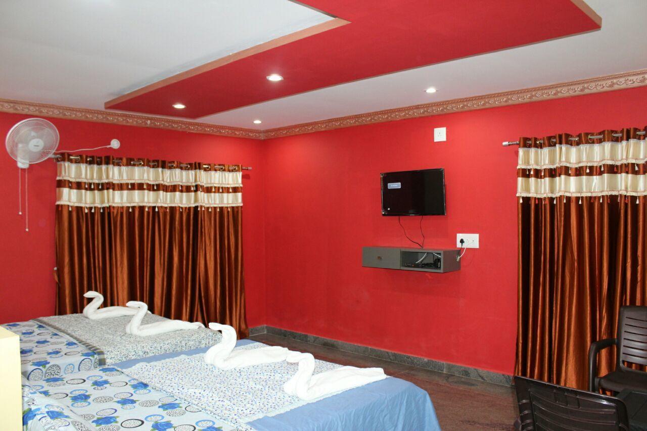 Iroomz Sri Vinayaka Comfort Вираджпет Экстерьер фото